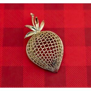 Vintage Mid Century Strawberry Gold Tone Brooch - O19